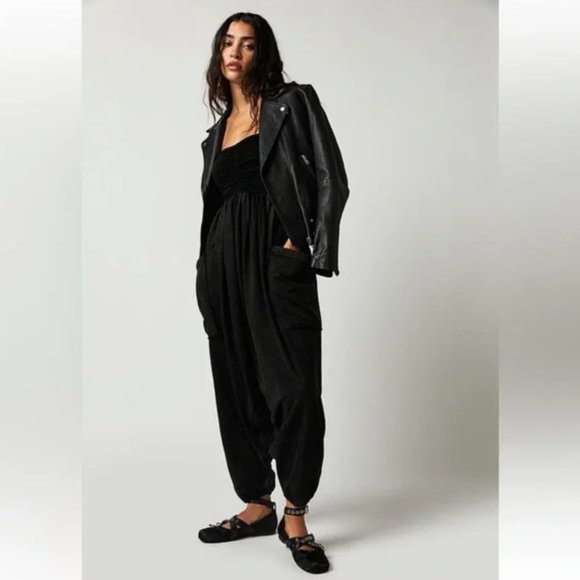 Free People Jayla Harem Convertible Jumpsuit NEW - Picture 1 of 4